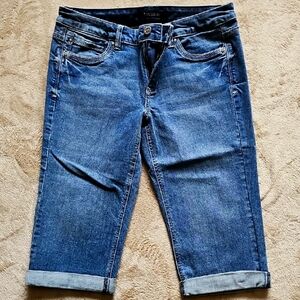 WHITE HOUSE BLACK MARKET CROPOED JEANS